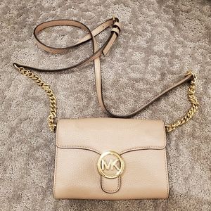 Micheal Kors Crossbody Wallet Purse